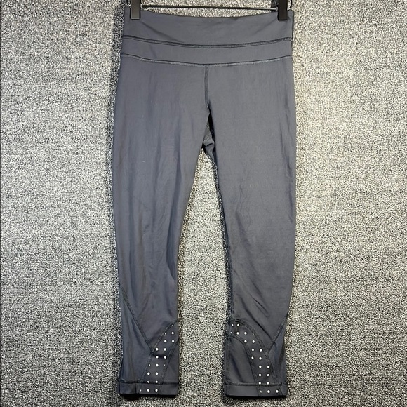 Lululemon Athletic Wunder Train Black and Polka Dotted Capris, Size 4 - Picture 1 of 10